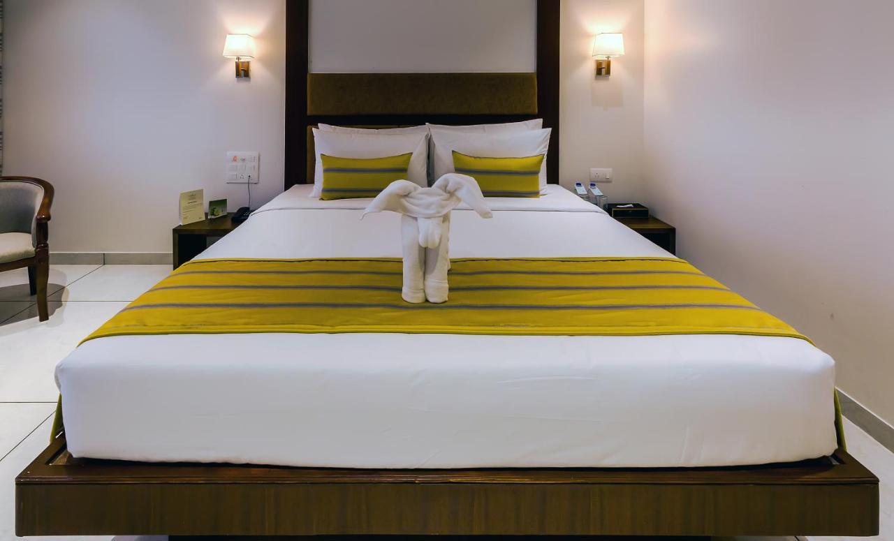Hotel The Fern Residency Vijayapura à Bijāpur Extérieur photo