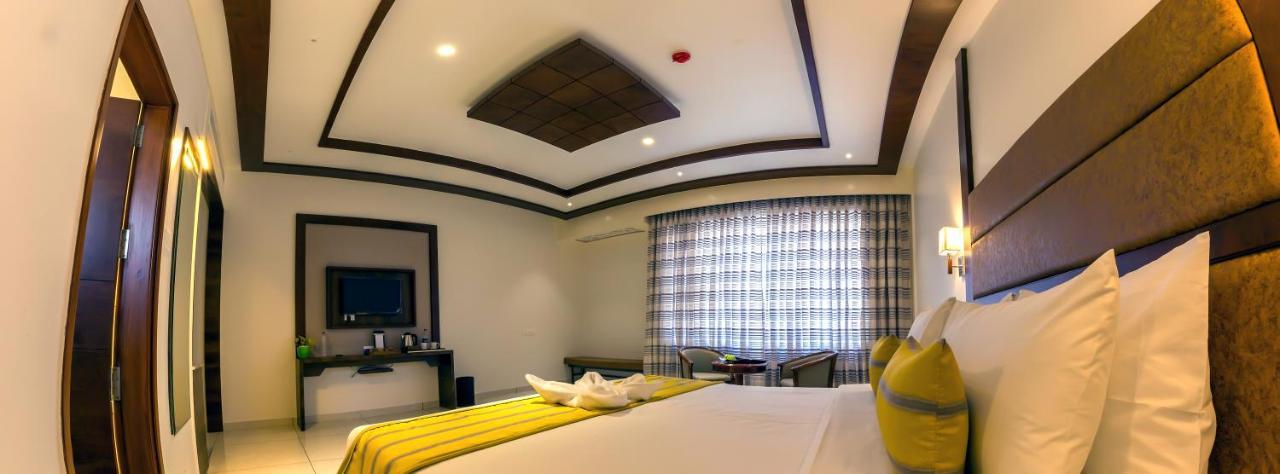 Hotel The Fern Residency Vijayapura à Bijāpur Extérieur photo