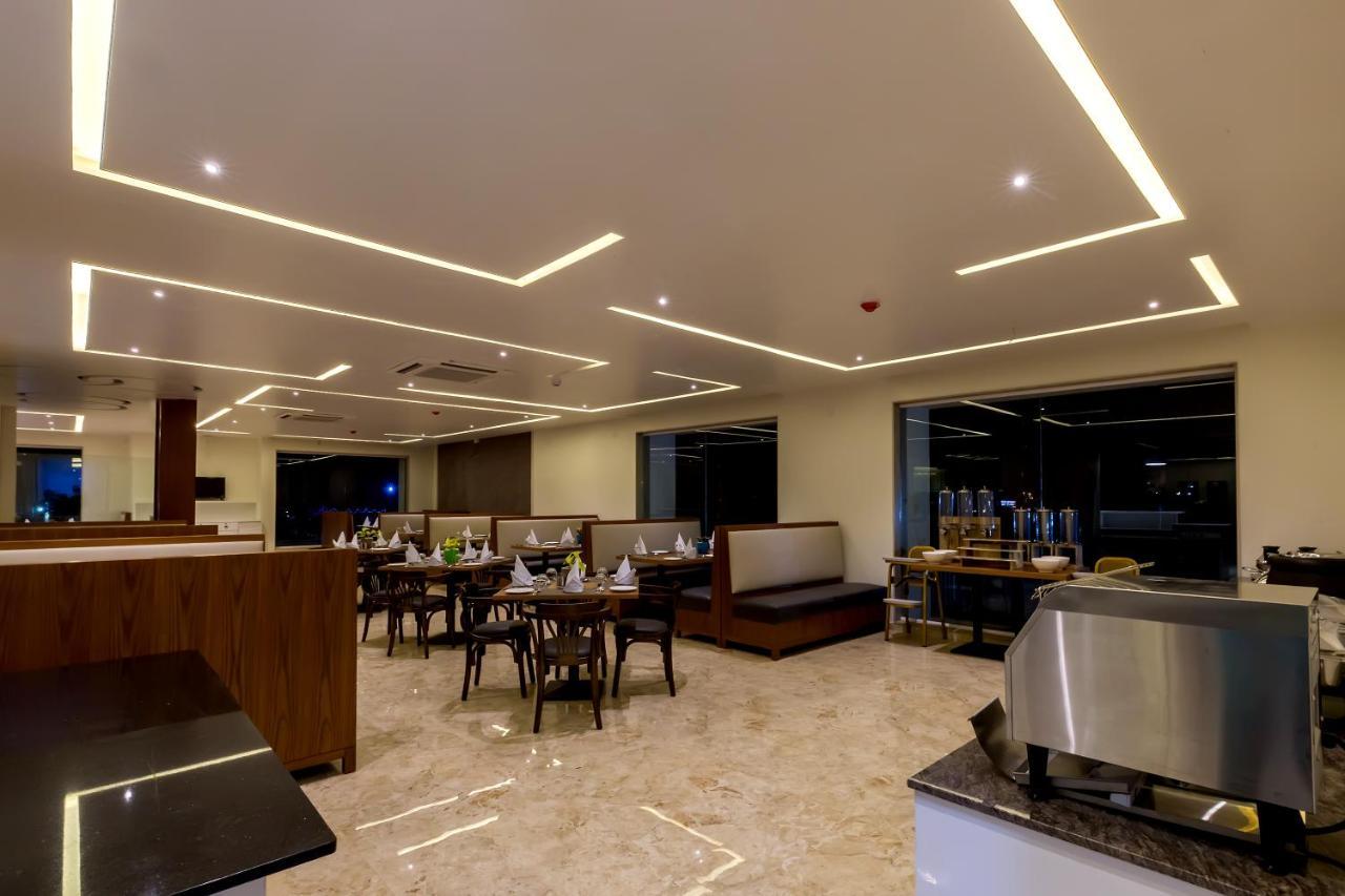 Hotel The Fern Residency Vijayapura à Bijāpur Extérieur photo