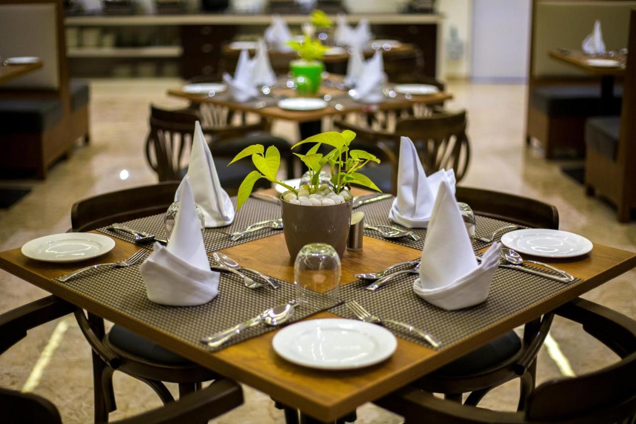 Hotel The Fern Residency Vijayapura à Bijāpur Extérieur photo
